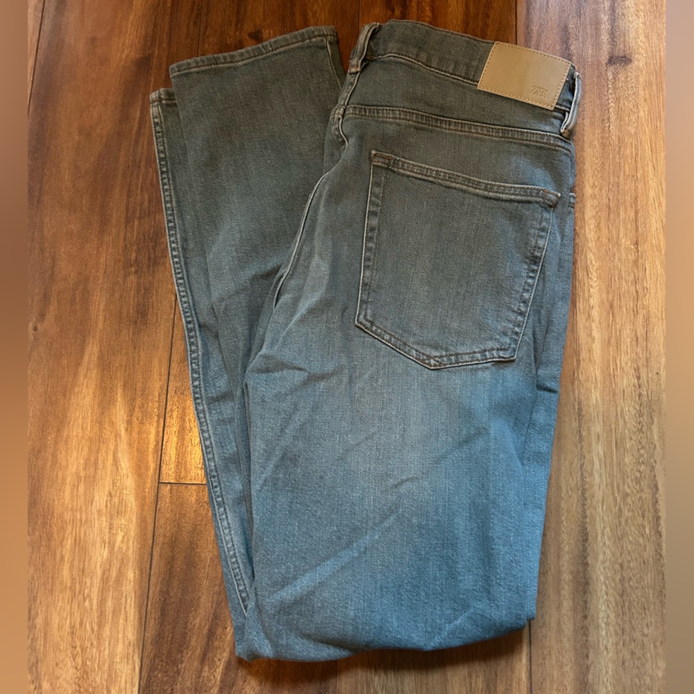 Zara Relaxed Fit Light Blue Jeans for Men